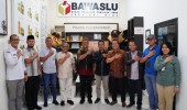Bawaslu dan KPU Riau Bahas Pemutakhiran Data Pemilih Berkelanjutan