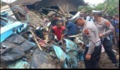 Dump Truk Tabrak Angkot di Purworejo Dilaporkan 10 Penumpang Tewas