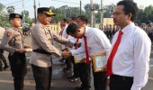 3 Perwira Dapat Kenaikan Pangkat dan 8 Anggota Polsek Tajur Halang Terima Penghargaan dari Kapolres Depok
